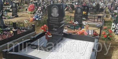 Памятники из Карельского гранита