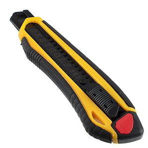 Нож сегментный 18мм усиленный 685-008