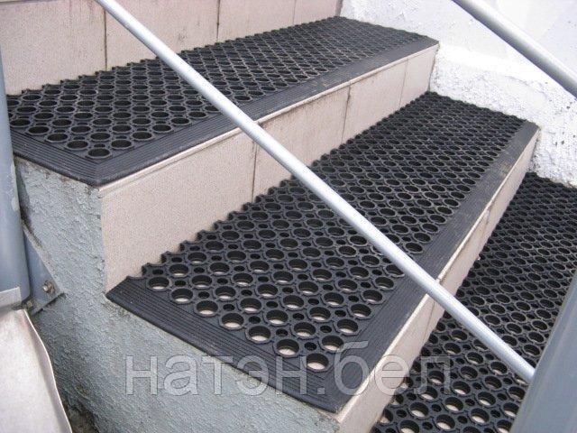 Накладка резиновая на ступеньку с отверстиями 40*120 см