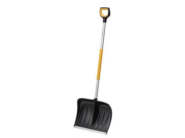 Скрепер для снега X-series FISKARS (длина: 1530мм, ширина: 530мм)