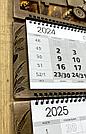 Вечный настенно-настольный календарь из дерева, фото 5