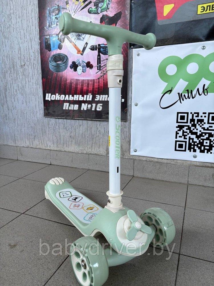 Детский самокат RiverToys HB-8001 (зеленый) Складной
