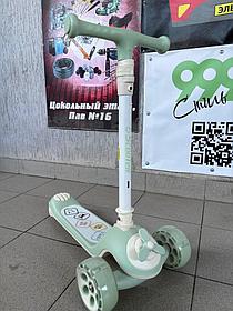 Детский самокат RiverToys HB-8001 (зеленый) Складной