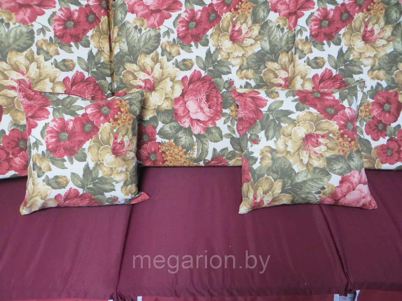 Матрас для садовых качелей Segment Flowers 180х55х8 см бордовый