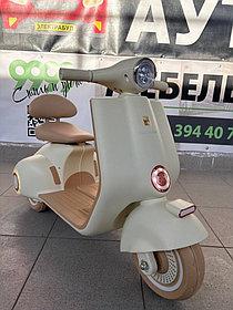 Детский электроскутер RiverToys K444PX-A (бежевый) сиденье эко-кожа+фонарь