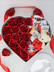 Подарочный набор сладостей Kinder Box