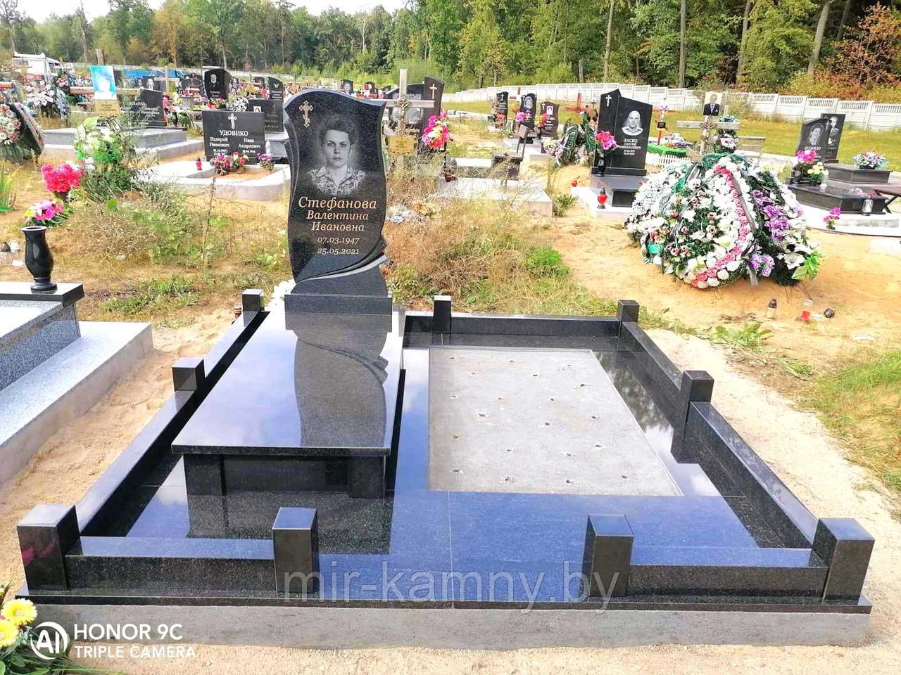 ГРАНИТНАЯ ОГРАДА ДЛЯ БЛАГОУСТРОЙСТВА МЕСТА ЗАХОРОНЕНИЯ