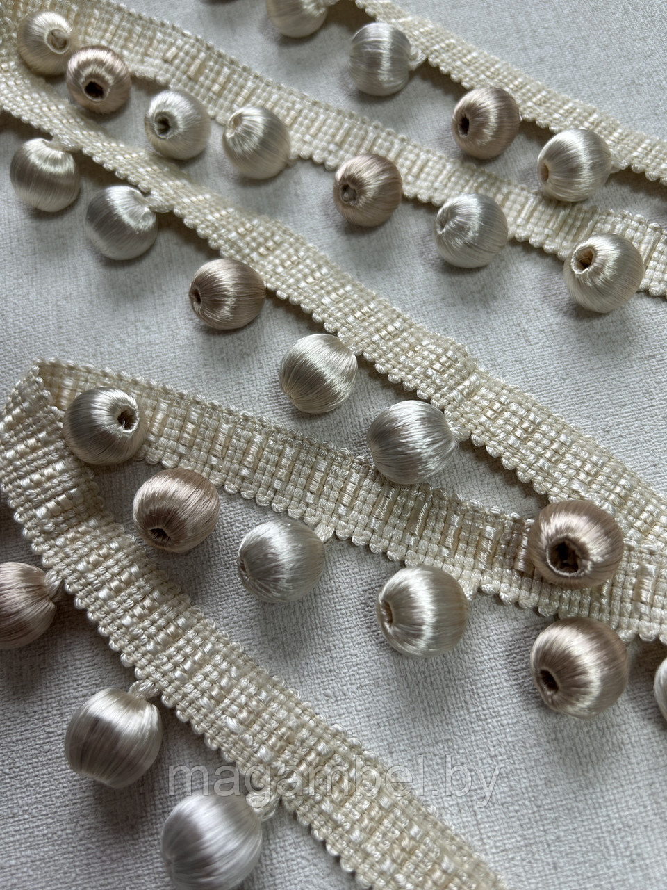 Бахрома декоративная "Шарики" бежевого цвета.
