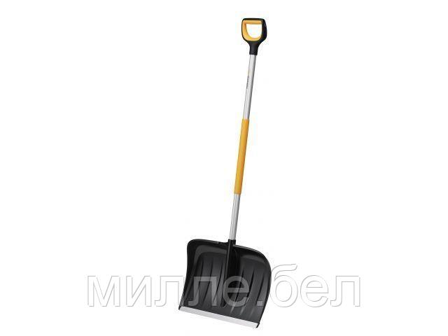 Лопата (скрепер) для снега X-series FISKARS (530х385)