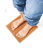 Массажер для ног  из дерева ( массажный коврик из дуба)