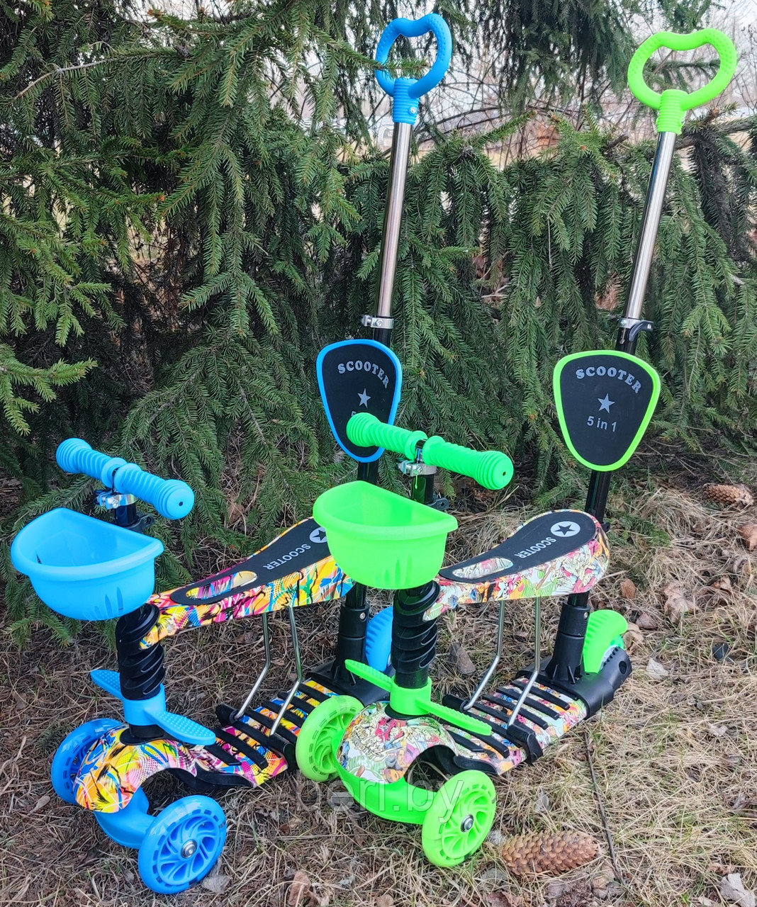 4110 Самокат Scooter 5 в 1 Божья коровка со СВЕТОМ, с ПОДНОЖКОЙ и родительской ручкой, принт ГРАФФИТИ