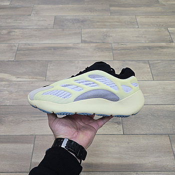 Кроссовки Adidas Yeezy Boost 700 V3