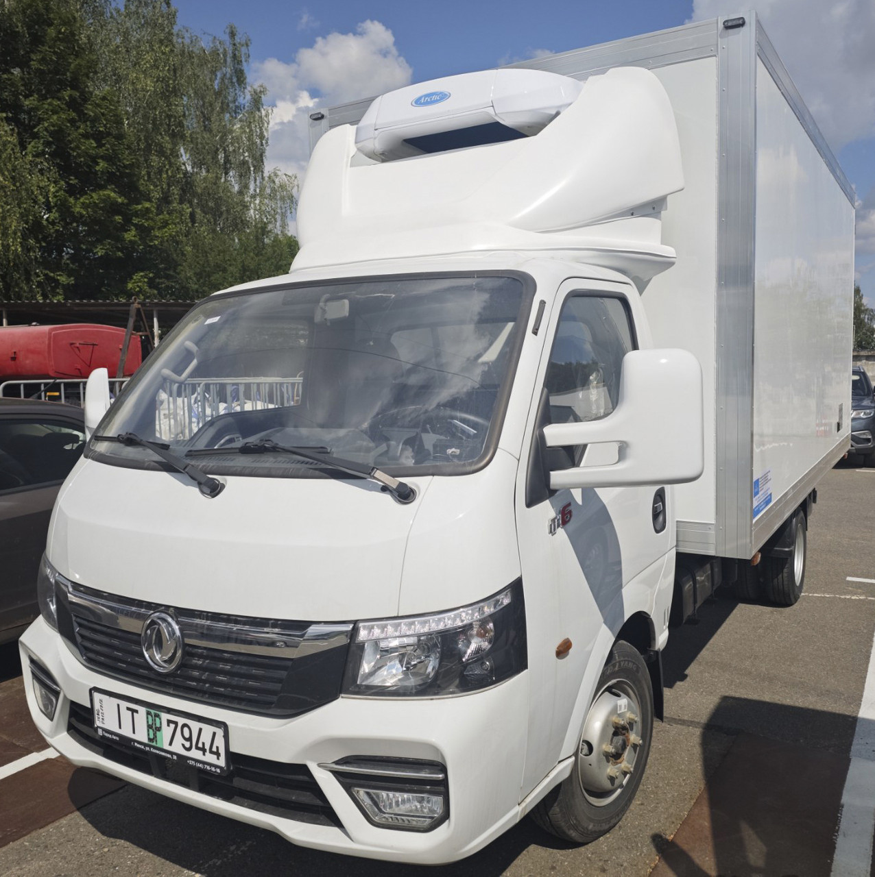 Автофургон изотермический на шасси DONGFENG Q35