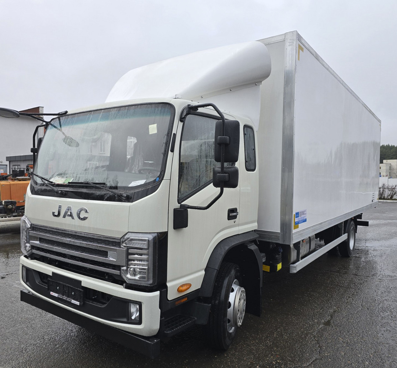Автофургон изотермический на шасси JAC N120