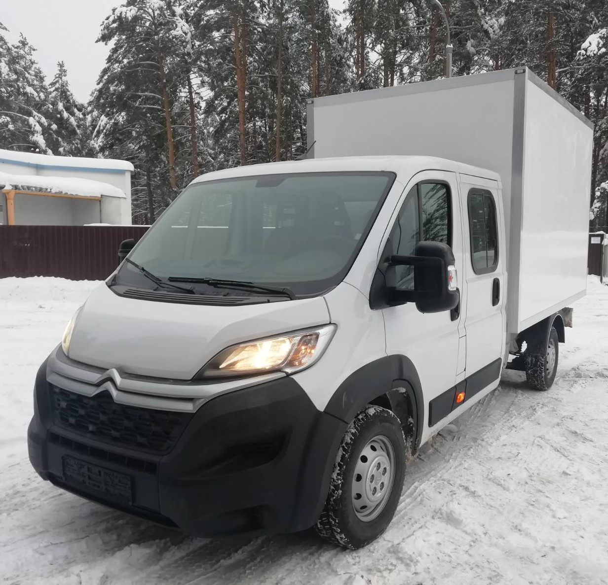 Автофургон изотермический на шасси CITROEN JUMPER DUBLE