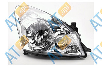 Передняя фара (правая) для Toyota Corolla Verso (ZER,ZZE)