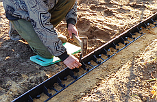 Бордюрчик садовый наборный пластмассовый ECO RIM-BORD, длина 1м, черный, высота 45 мм, фото 2