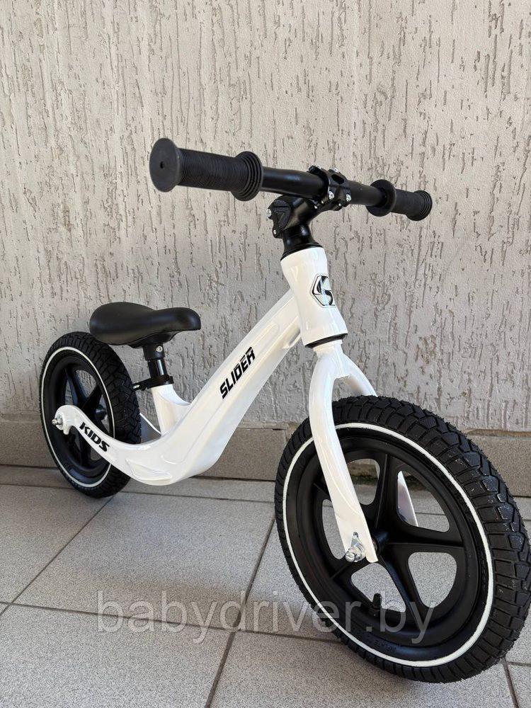 Беговел Slider FM011W (белый) надувные колёса 12 дюймов