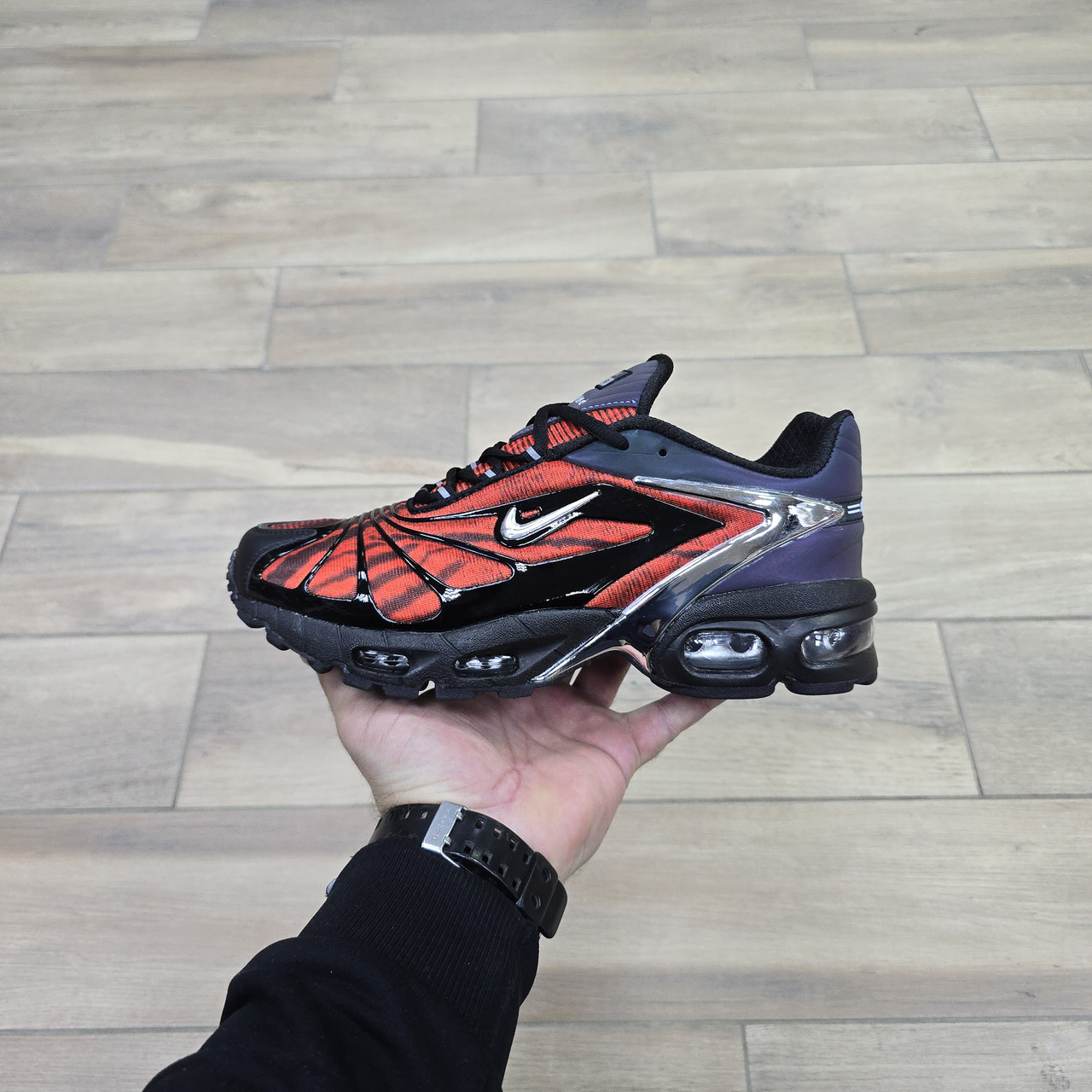 Кроссовки Skepta X Nike Air Max Tailwind 5 Bloody Chrome