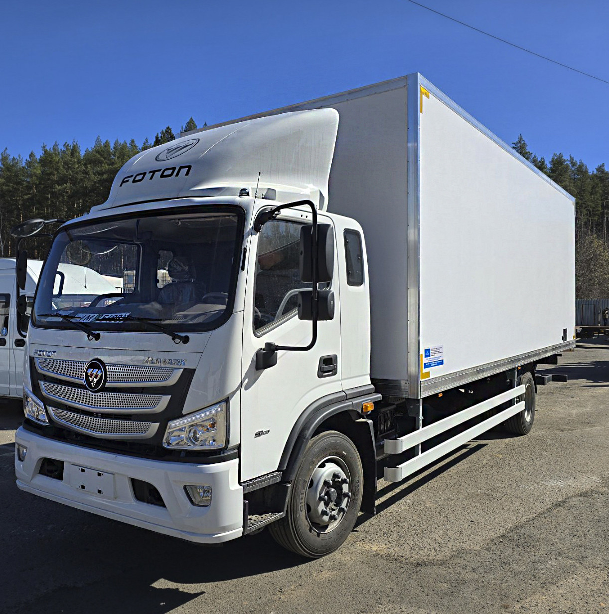 Автофургон грузовой на шасси FOTON C120 с гидробортом DLP