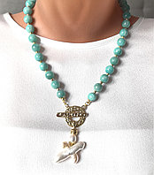 Колье из амазонита и барочного жемчуга