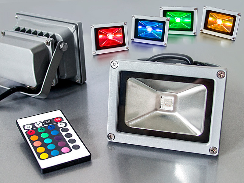 Прожектор светодиодный 20W 220V IP65 RGB с пультом