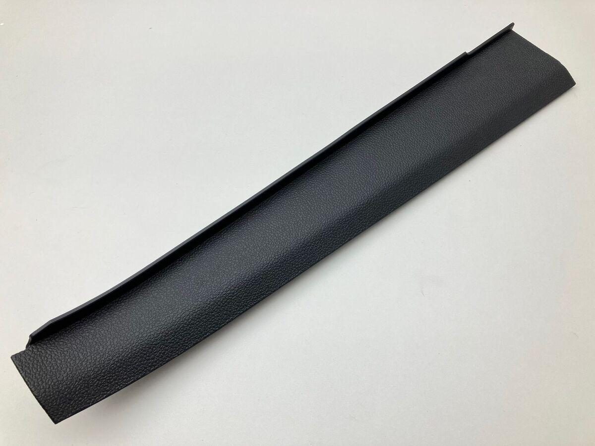 Облицовка стойки VW VAG 5NA868223 82V