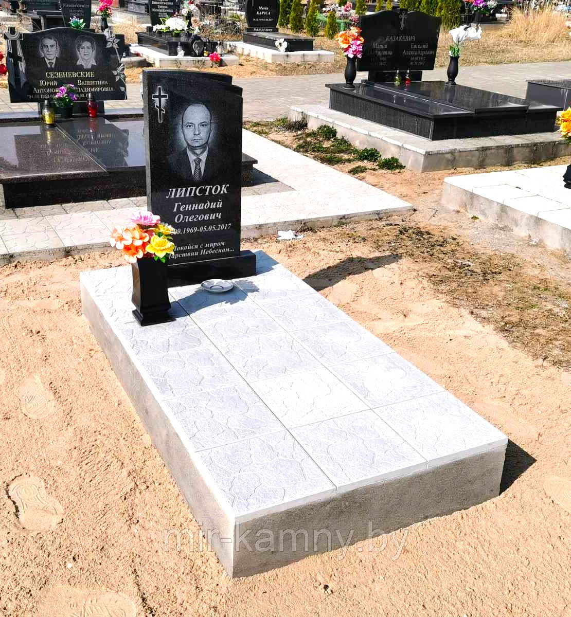 ПАМЯТНИКИ ИЗ ГРАНИТА