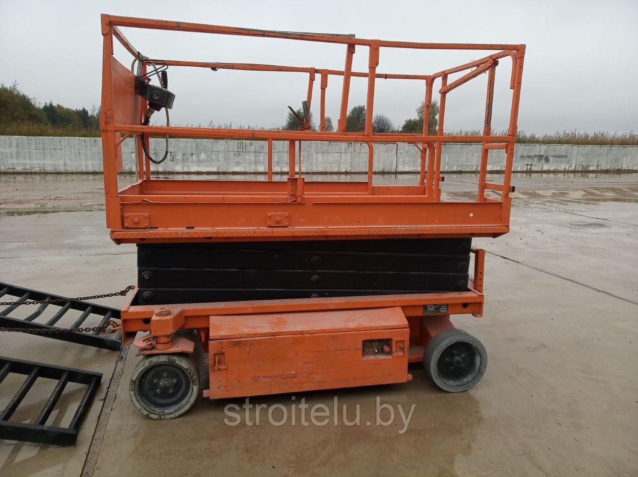 Ножничный самоходный электрический подъемник JLG 2646E2 б/у 2000 год. Цена указана с НДС