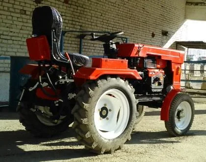 Минитрактор ПАХАРЬ T-150 (15 л.с.)