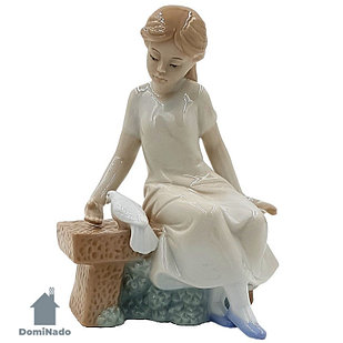 Статуэтка декоративная из фарфора  Арт.HP0193