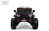 Детский электромобиль RiverToys Jeep A222AA (черный) Двухместный Полноприводный, фото 6