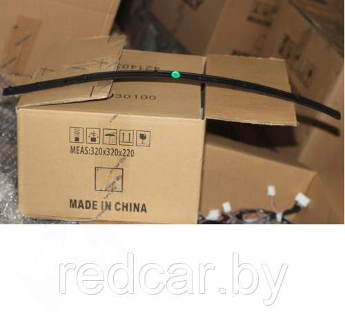 Уплотнитель капота левый Geely Atlas