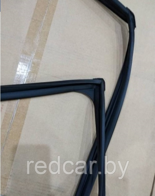 УПЛОТНИТЕЛЬ ПЕРЕДНЕГО ПРАВОГО СТЕКЛА Geely Atlas