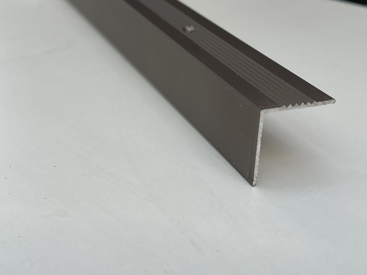 Накладка на ступень Д-9 25х25, цвет бронза мат, 2,7м