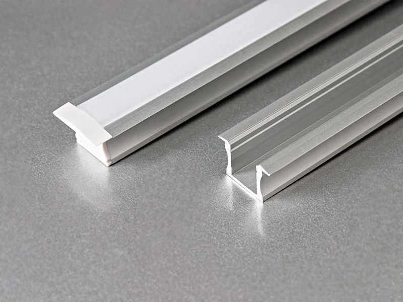 Алюминиевый профиль встраиваемый с экраном 17,5(24,5)x15 для LED ленты