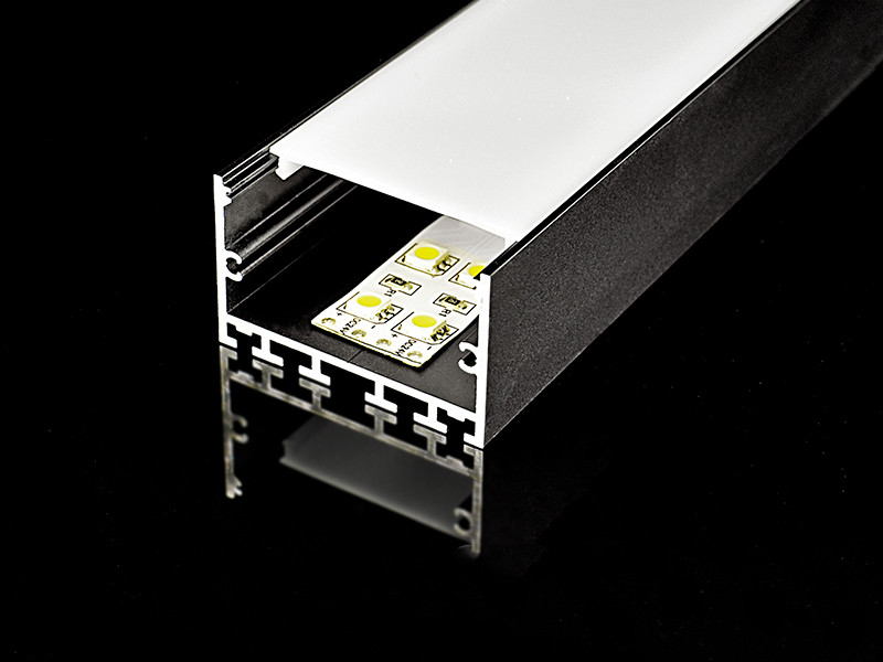 Алюминиевый профиль накладной черный анод с экраном 48х30 (solled 4830НЧ)
