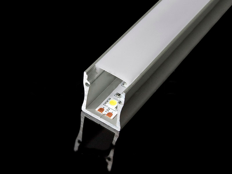 Алюминиевый профиль накладной с экраном 17.5х15 для LED ленты