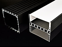 Алюминиевый профиль накладной с экраном 74х32 черный (solled 7432НЧ)