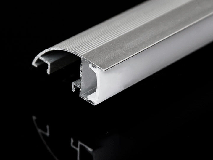 Алюминиевый профиль накладной с экраном 36x17,4 для LED ленты