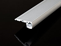 Алюминиевый профиль для ступеней с экраном 59.2x21.7 для LED ленты