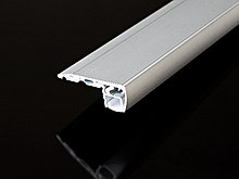 Алюминиевый профиль для ступеней с экраном 59.2x21.7 для LED ленты