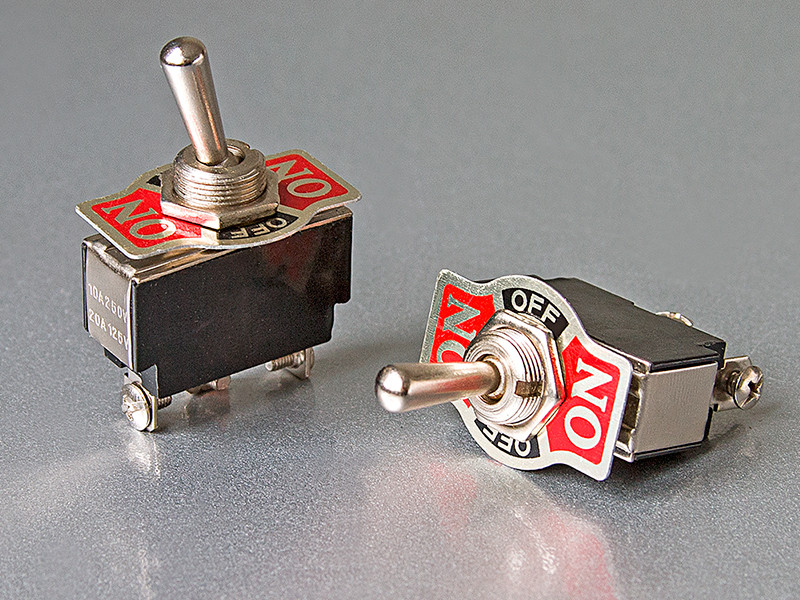 Тумблер KN3(B)-113(A) 220V 10A ON-OFF-(ON)