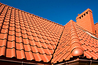 Особенности выбора материала для кровли загородного дома