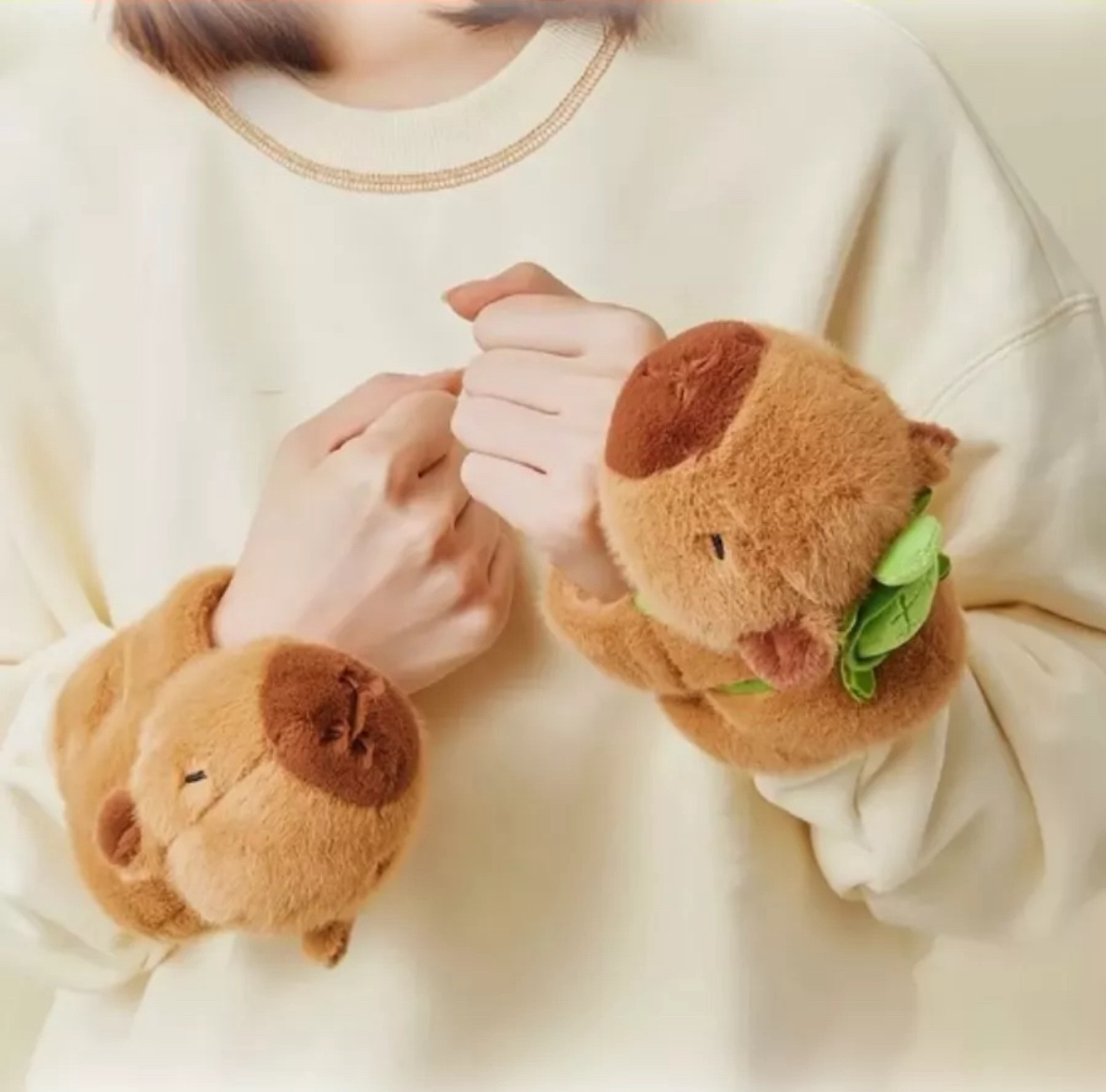 Капибара, игрушка-браслет на руку