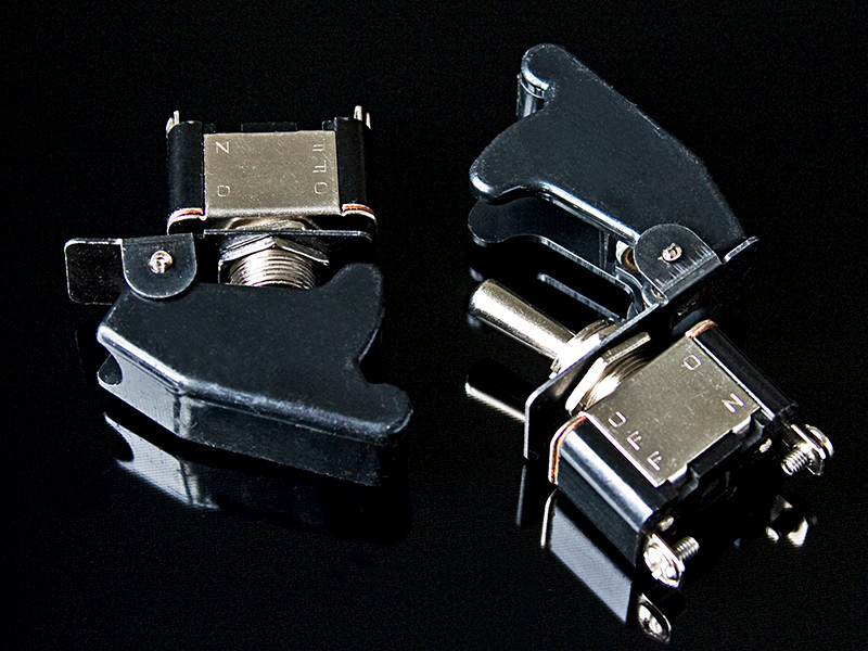 Тумблер SAC-01 BLACK KN3A-01 ON-OFF