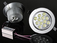 Светодиодный светильник 220V 12х1W