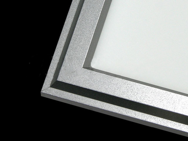 Светодиодная панель 220V 40W (595x595x8мм)