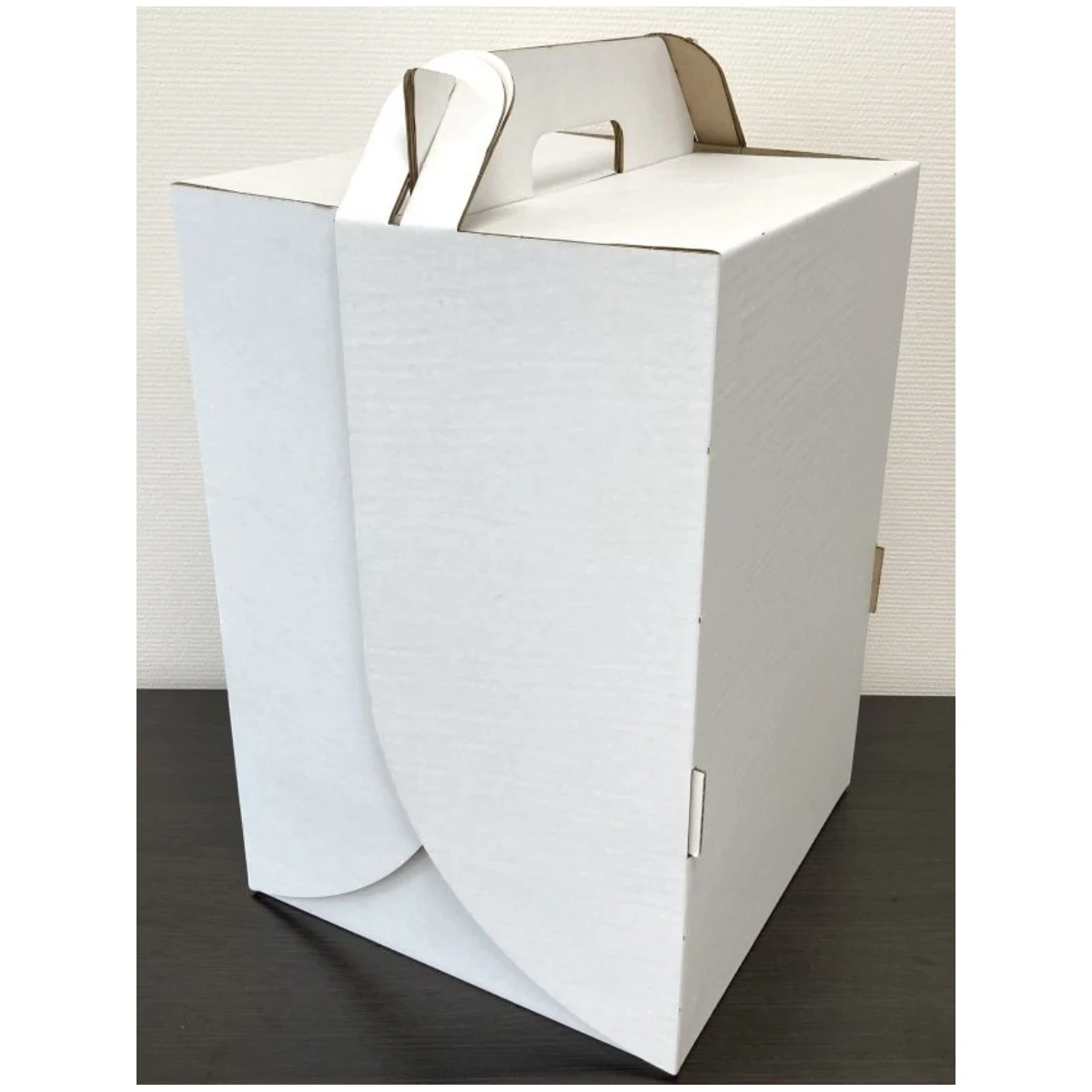 Коробка для торта 320х320х450мм с ручкой