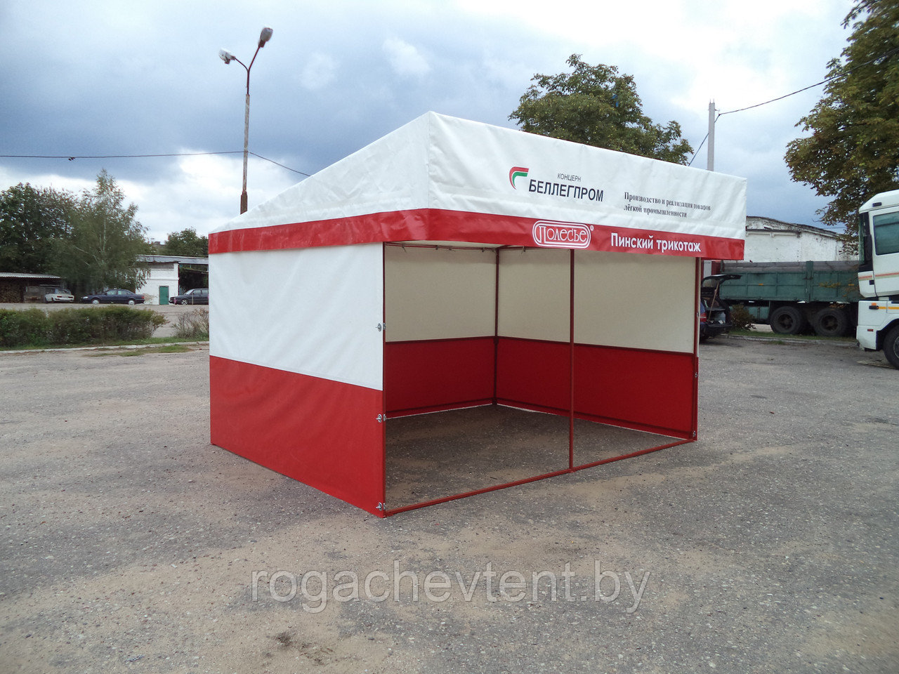 Торговая палатка с "односкатной крышей". Размер 3,00х4,00 м.